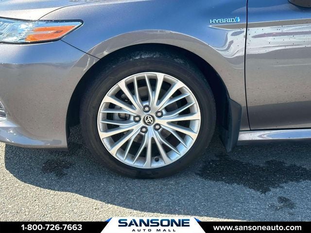 2020 Toyota Camry Hybrid XLE