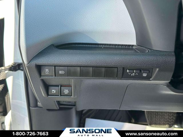 2025 Toyota Sienna LE 8 Passenger
