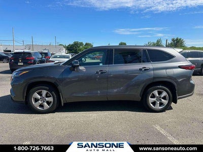 2022 Toyota Highlander LE