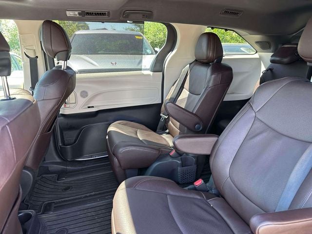 2024 Toyota Sienna Platinum 7 Passenger