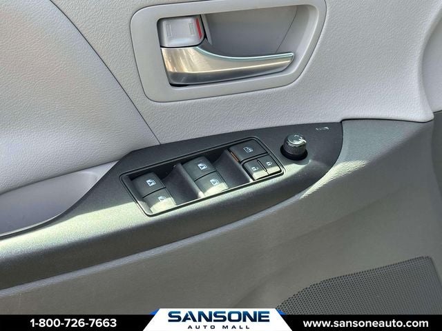 2020 Toyota Sienna LE 7 Passenger