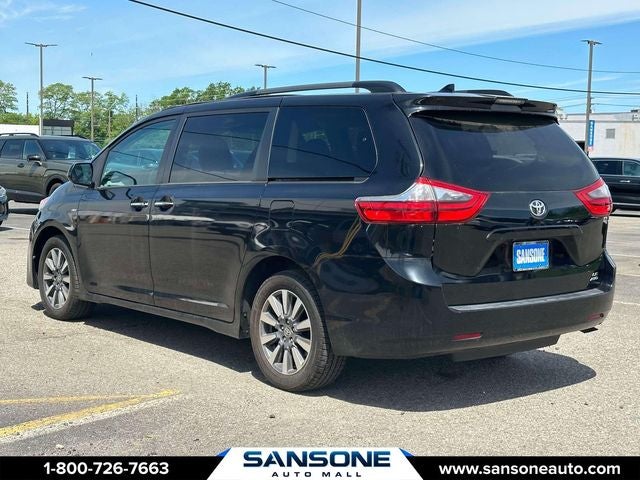 2020 Toyota Sienna LE 7 Passenger