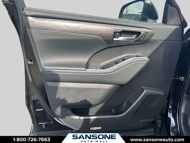 2025 Toyota Highlander Platinum