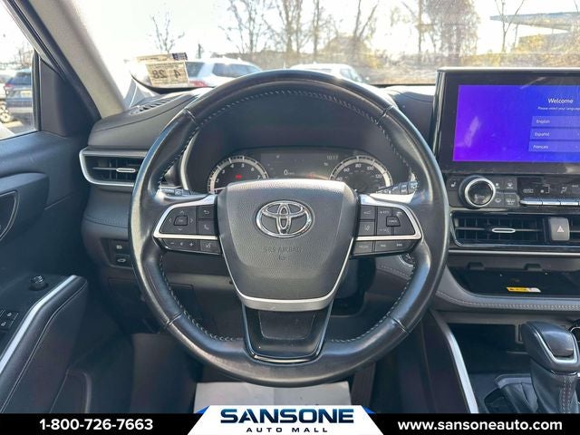 2023 Toyota Highlander Base