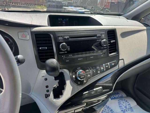2014 Toyota Sienna LE