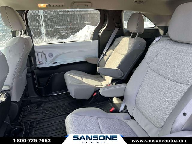 2025 Toyota Sienna LE 8 Passenger