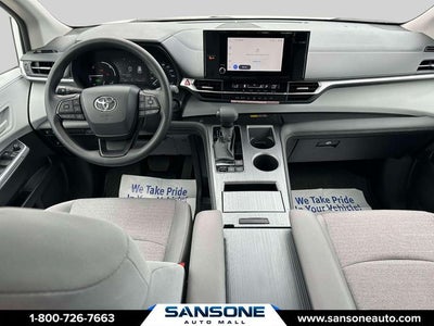 2026 Toyota Sienna LE 8 Passenger