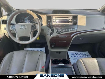 2014 Toyota Sienna XLE 8 Passenger