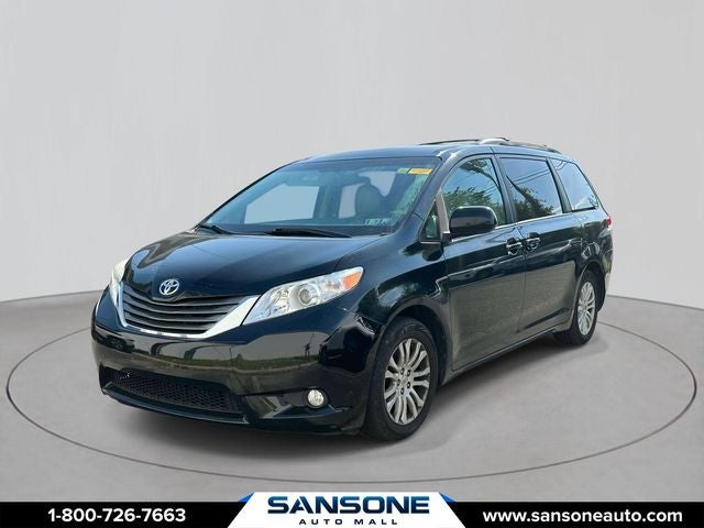 2014 Toyota Sienna XLE 8 Passenger