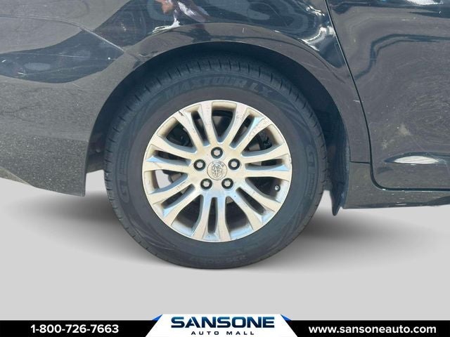 2014 Toyota Sienna XLE 8 Passenger