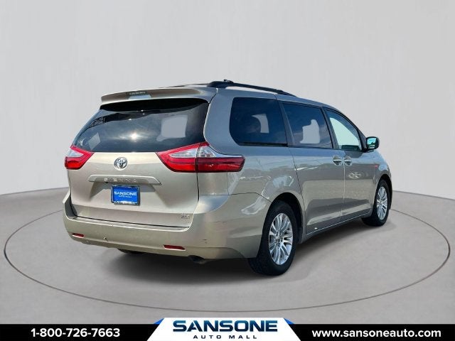 2015 Toyota Sienna XLE 8 Passenger