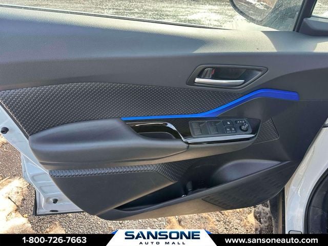 2022 Toyota C-HR XLE