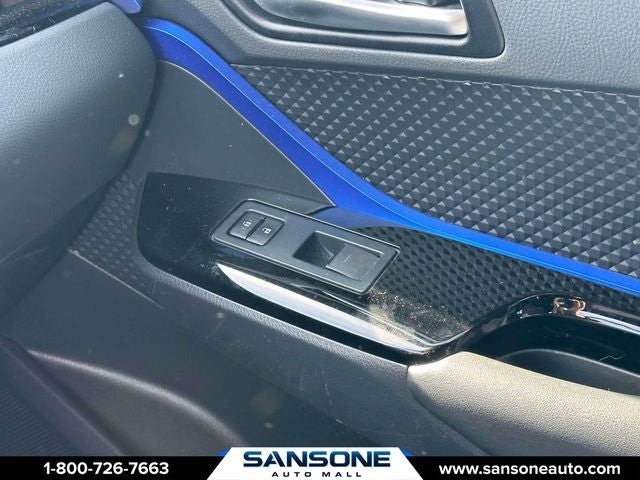 2022 Toyota C-HR XLE