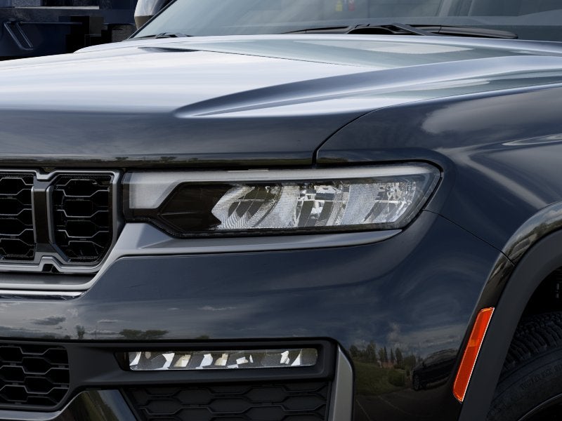 2027 Jeep Grand Cherokee Base