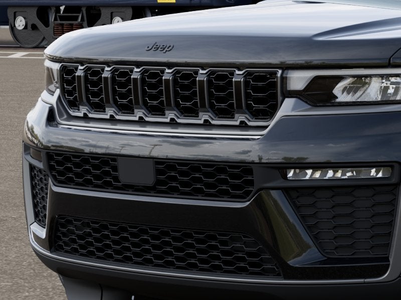 2027 Jeep Grand Cherokee Base