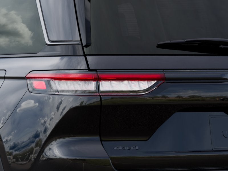 2027 Jeep Grand Cherokee Base