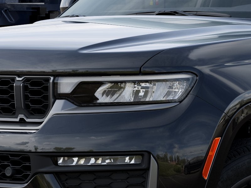 2027 Jeep Grand Cherokee Base