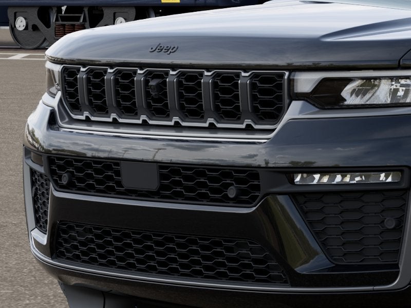 2027 Jeep Grand Cherokee Base