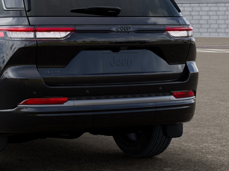 2027 Jeep Grand Cherokee Base