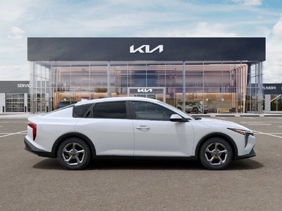 2026 Kia K4 LXS