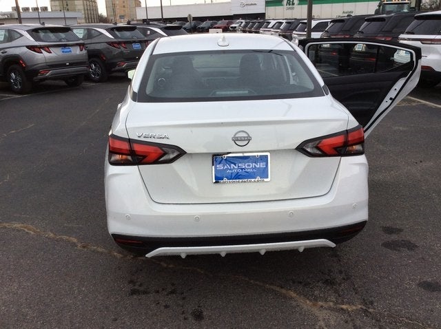 2025 Nissan Versa 1.6 SV