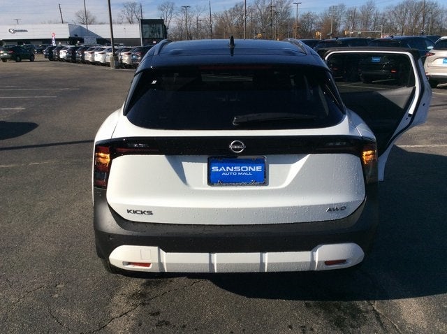 2026 Nissan Kicks SV