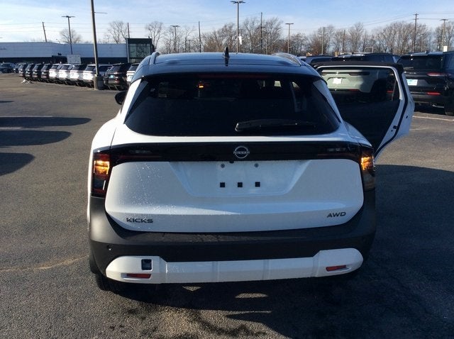 2026 Nissan Kicks SV