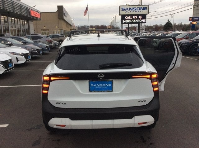 2026 Nissan Kicks SV