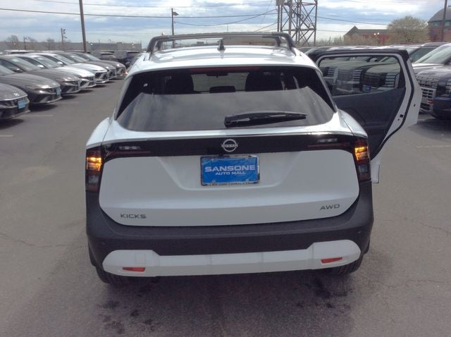 2026 Nissan Kicks SV