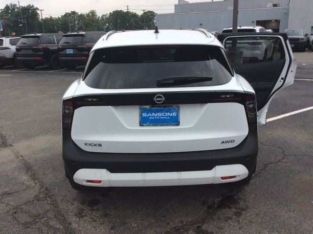 2026 Nissan Kicks SV