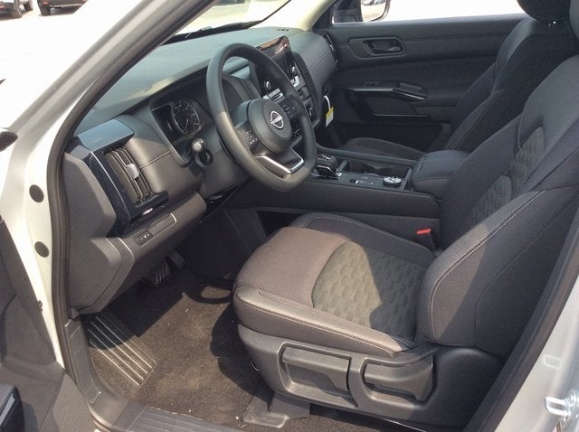 2025 Nissan Pathfinder S