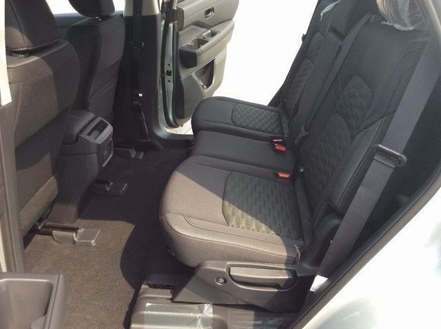 2025 Nissan Pathfinder S