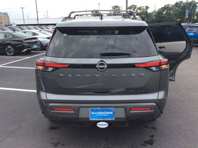 2026 Nissan Pathfinder SL
