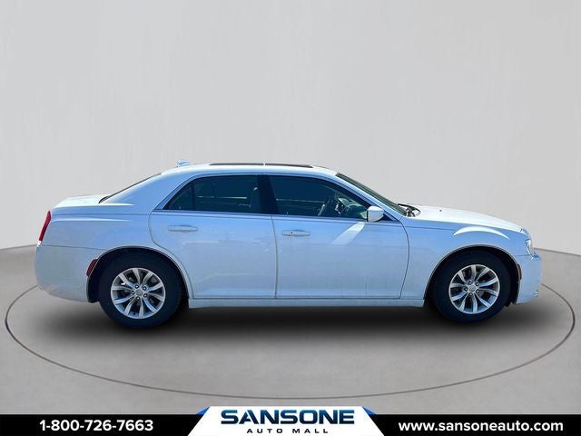 2016 Chrysler 300 Limited