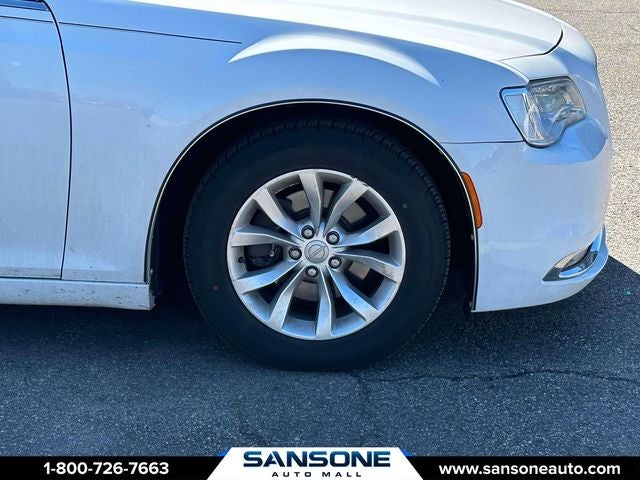 2016 Chrysler 300 Limited