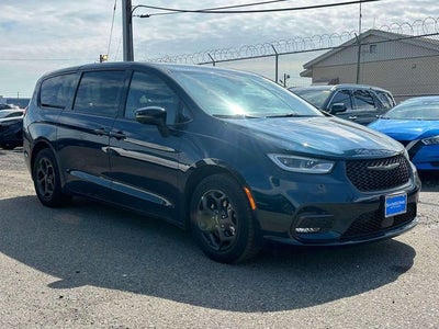 2023 Chrysler Pacifica Hybrid Touring L