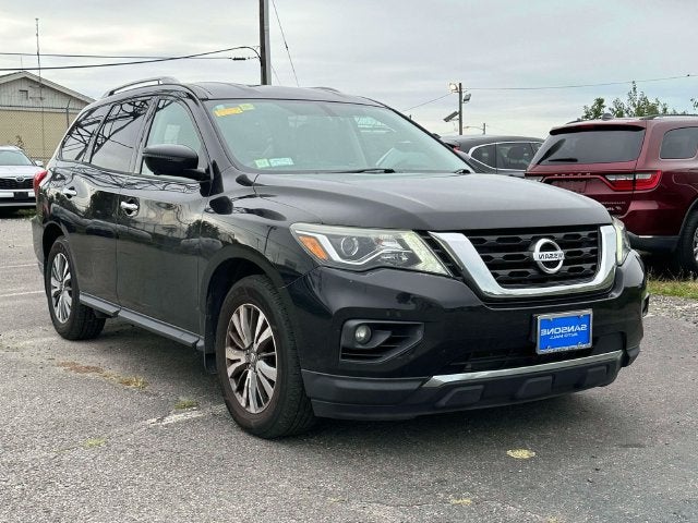2017 Nissan Pathfinder SL