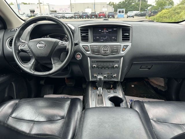 2017 Nissan Pathfinder SL