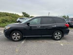 2017 Nissan Pathfinder SL
