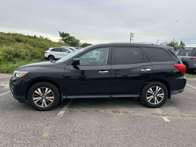 2017 Nissan Pathfinder SL