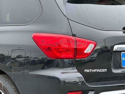 2017 Nissan Pathfinder SL