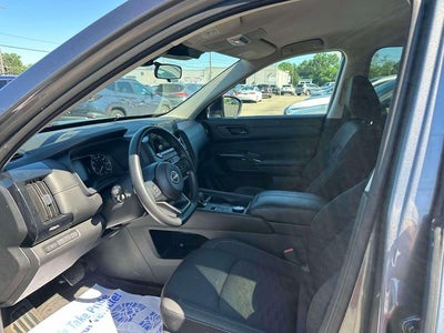 2024 Nissan Pathfinder S