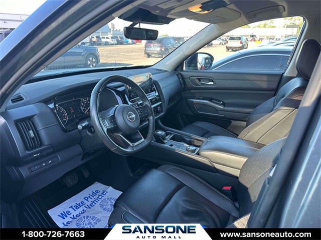 2024 Nissan Pathfinder SL