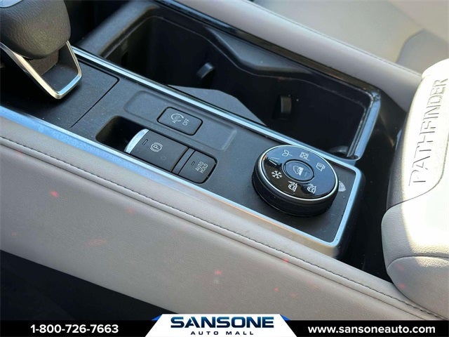 2023 Nissan Pathfinder SL