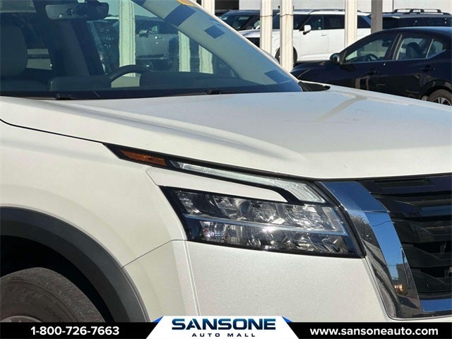 2023 Nissan Pathfinder SL
