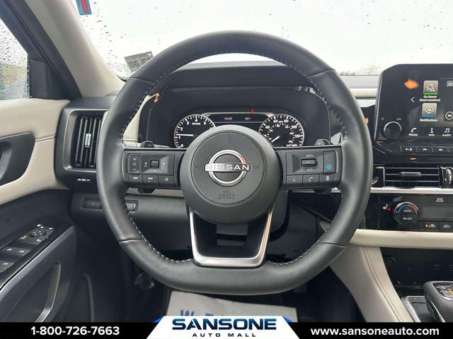 2025 Nissan Pathfinder SL