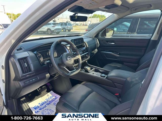 2024 Nissan Pathfinder SL