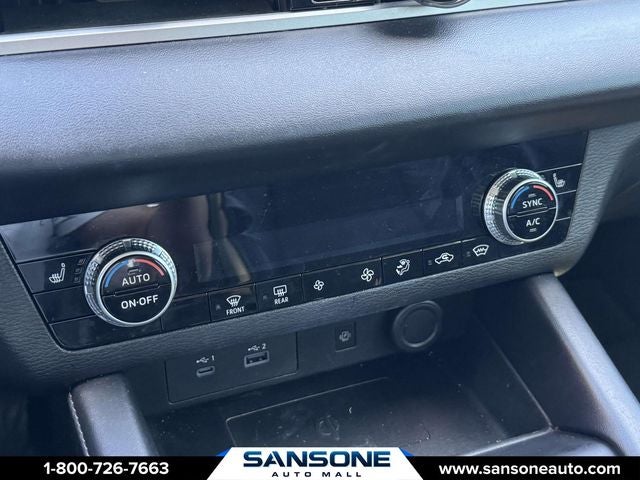 2022 Mitsubishi Outlander Base