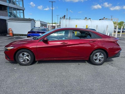 2025 Hyundai Elantra SE