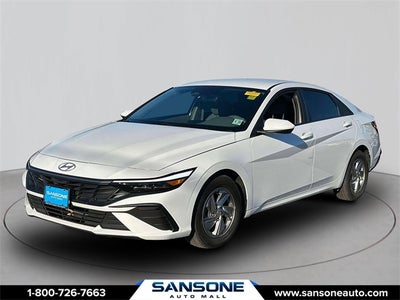 2024 Hyundai Elantra SE